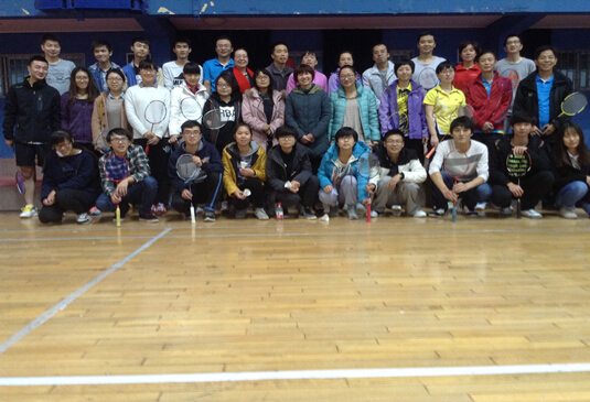 今年会官网师生羽毛球友谊赛顺利举行