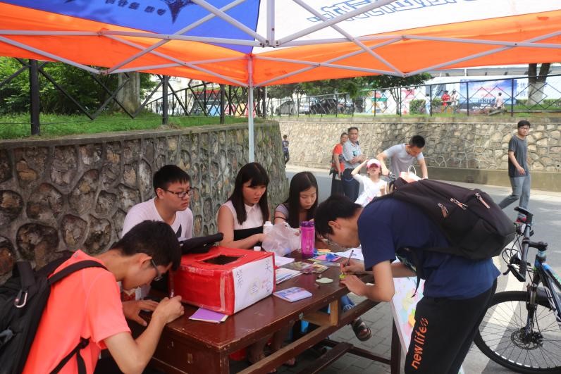 今年会jinnianhui官网“怀感恩之心，报三春之晖”感恩母亲节志愿活动顺利举办