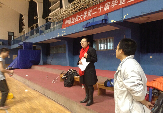 今年会官网师生羽毛球友谊赛顺利举行