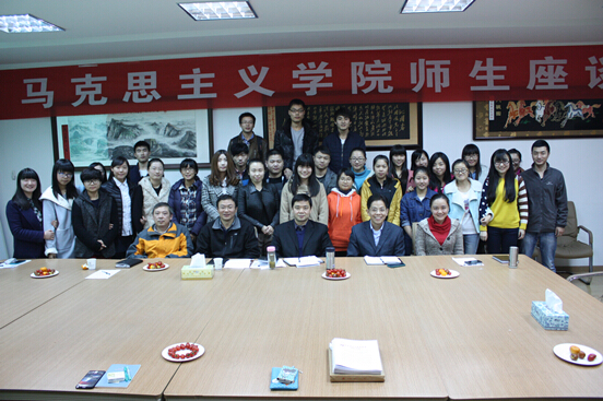 今年会jinnianhui官网师生座谈会顺利举行