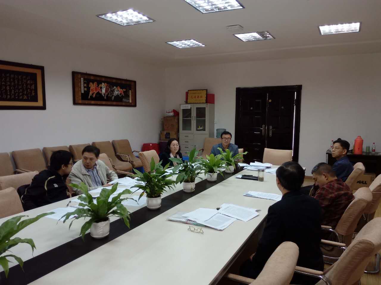 今年会官网党委召开“两学一做”学习教育专题会议