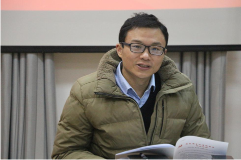 【两学一做】学院党委书记侯志军带领今年会官网学生干部学习习近平在高校思想政治工作会议上的讲话精神